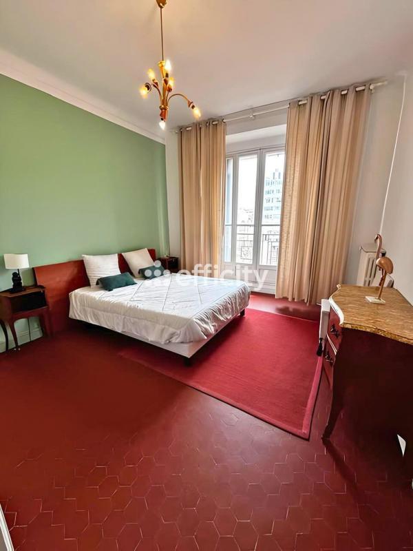 Appartement - 90 m² - 4 pièces