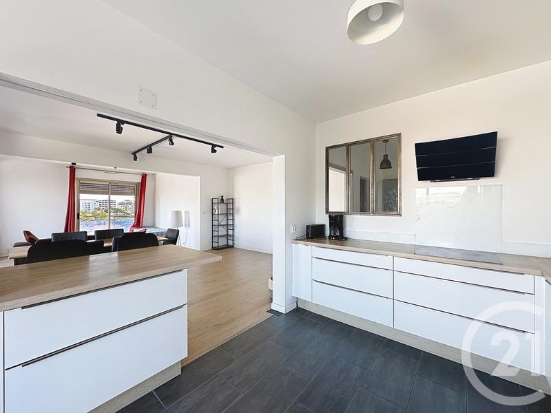 Appartement - 105 m² - 4 pièces