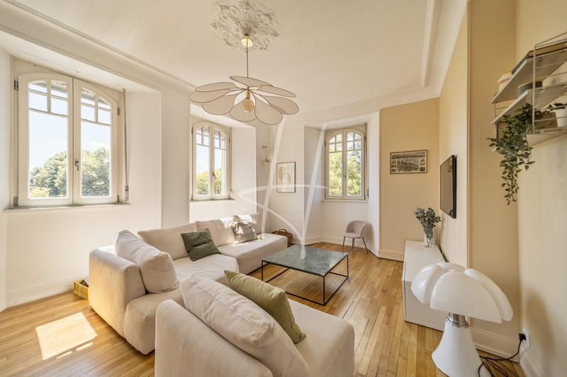 Appartement - 134 m² - 6 pièces