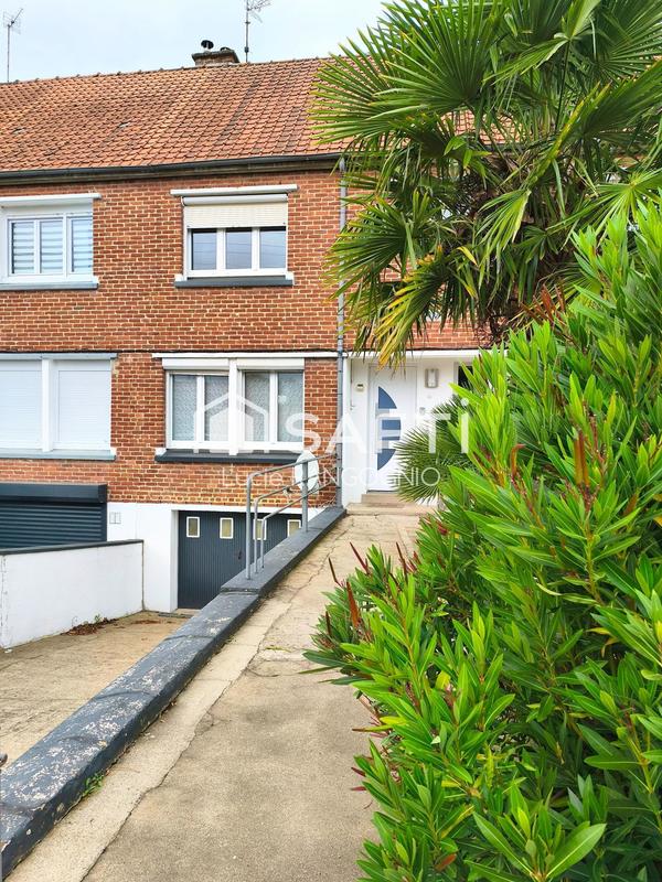 Maison - 93 m² - 5 pièces