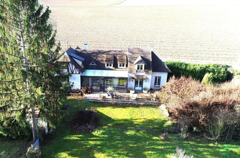 Propriété - 173 m² - 7 pièces