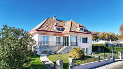 Maison - 263 m² - 7 pièces