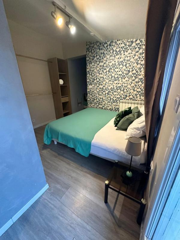 Maison - 301 m² - 12 pièces