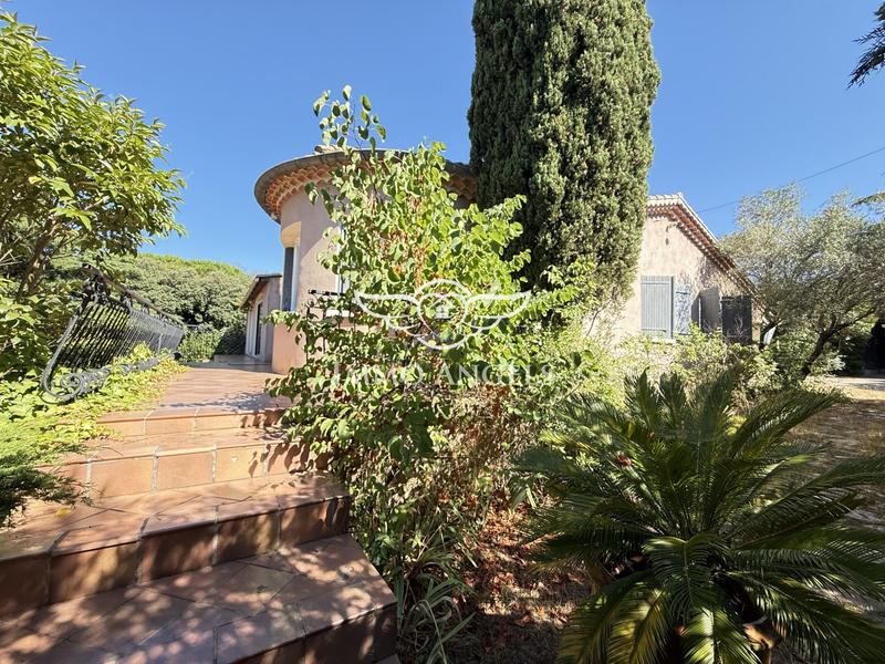 Maison - 217 m² - 7 pièces