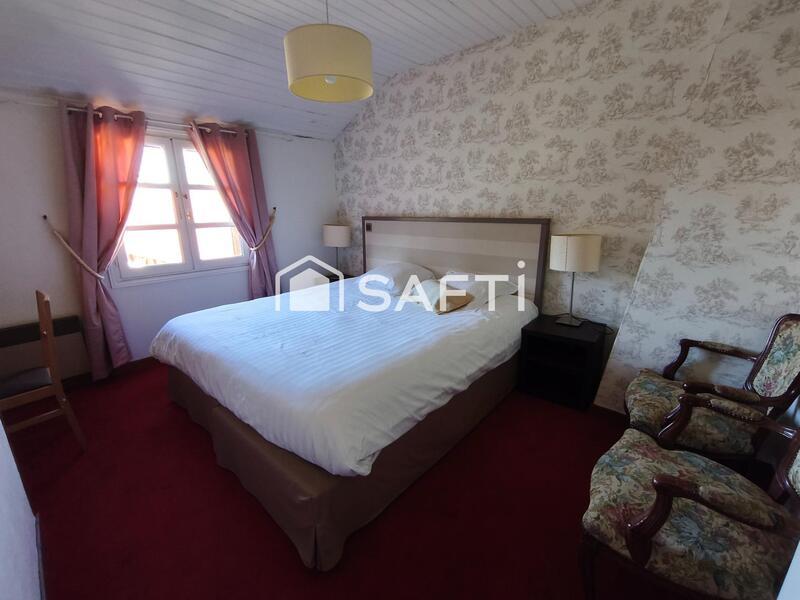 Maison - 675 m² - 25 pièces