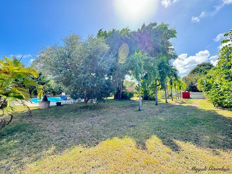 Propriété - 210 m² - 10 pièces