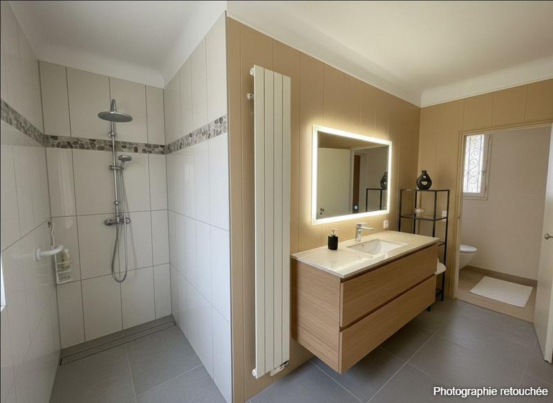 Maison traditionnelle - 210 m² - 7 pièces