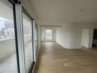 Appartement - 93 m² - 4 pièces
