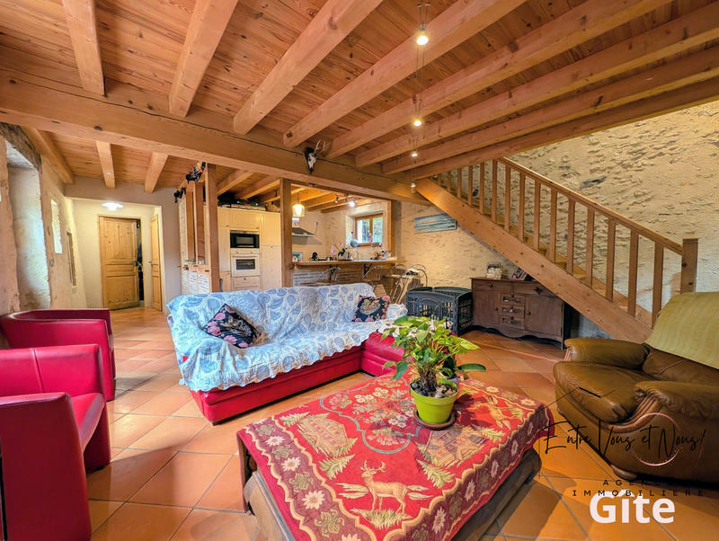 Maison - 290 m² - 9 pièces