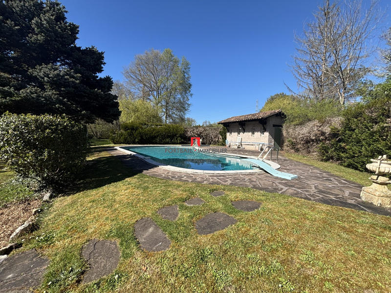 Maison ancienne - 180 m² - 6 pièces