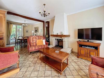 Maison - 99 m² - 5 pièces