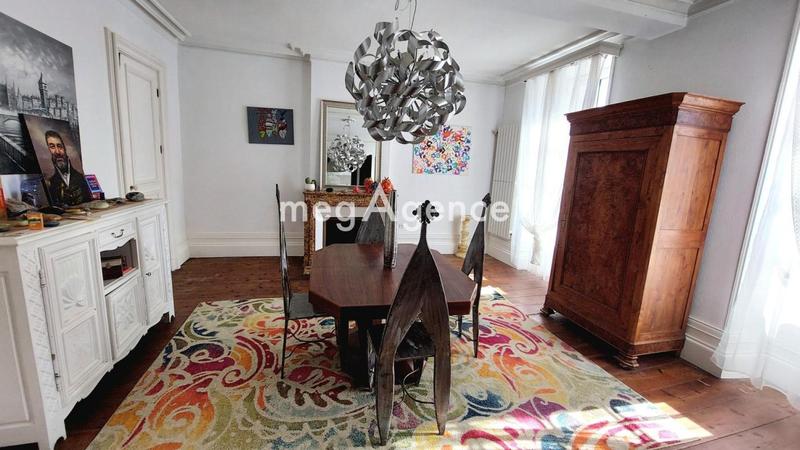 Maison - 367 m² - 14 pièces