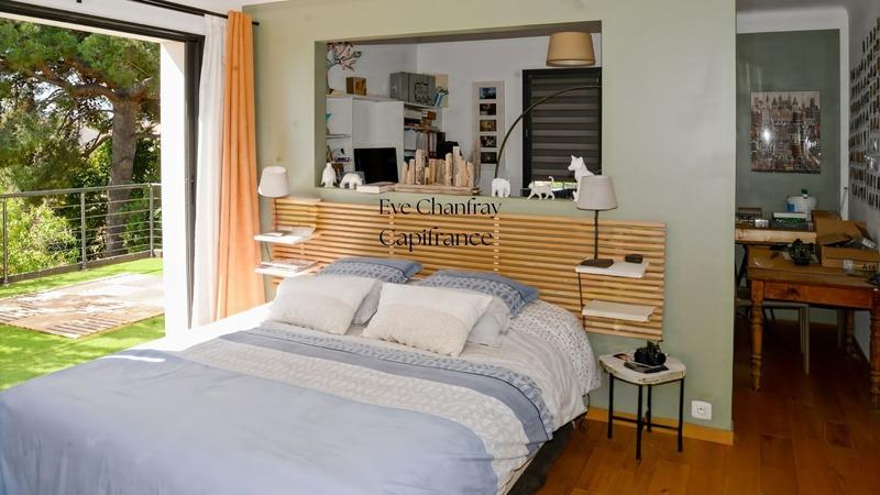 Maison - 215 m² - 10 pièces