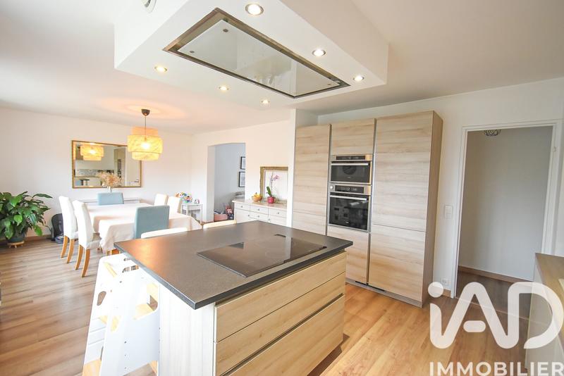 Maison - 180 m² - 8 pièces