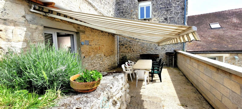 Maison - 223 m² - 8 pièces