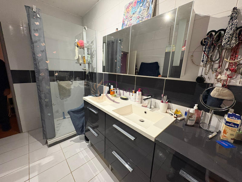 Appartement - 97 m² - 3 pièces