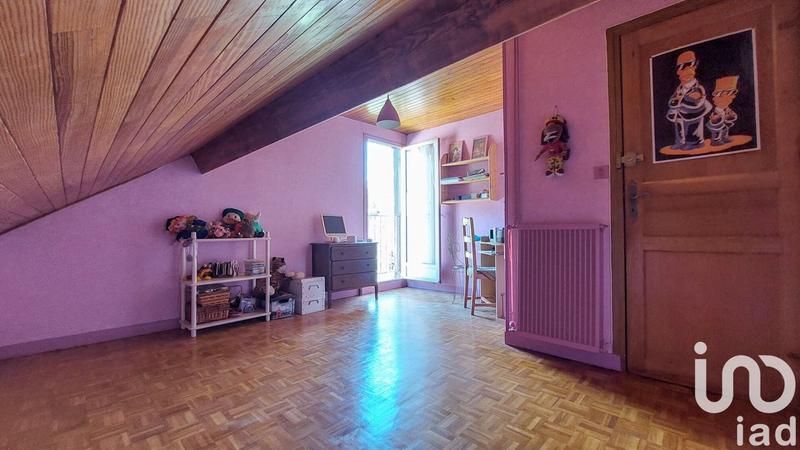 Maison - 215 m² - 8 pièces