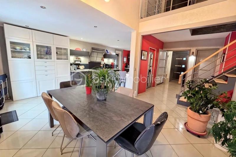 Maison traditionnelle - 186 m² - 5 pièces