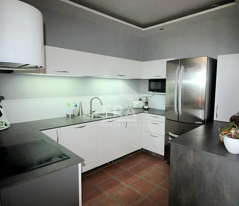 Appartement - 98 m² - 4 pièces