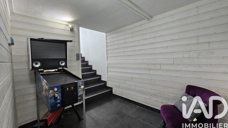 Maison - 208 m² - 8 pièces