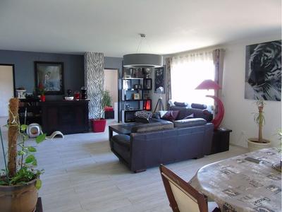 Maison traditionnelle - 180 m² - 7 pièces