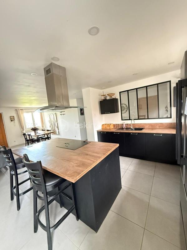 Maison traditionnelle - 173 m² - 5 pièces