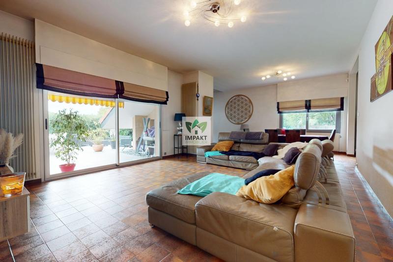 Maison - 300 m² - 11 pièces