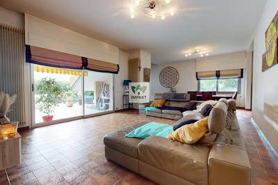 Maison - 300 m² - 11 pièces