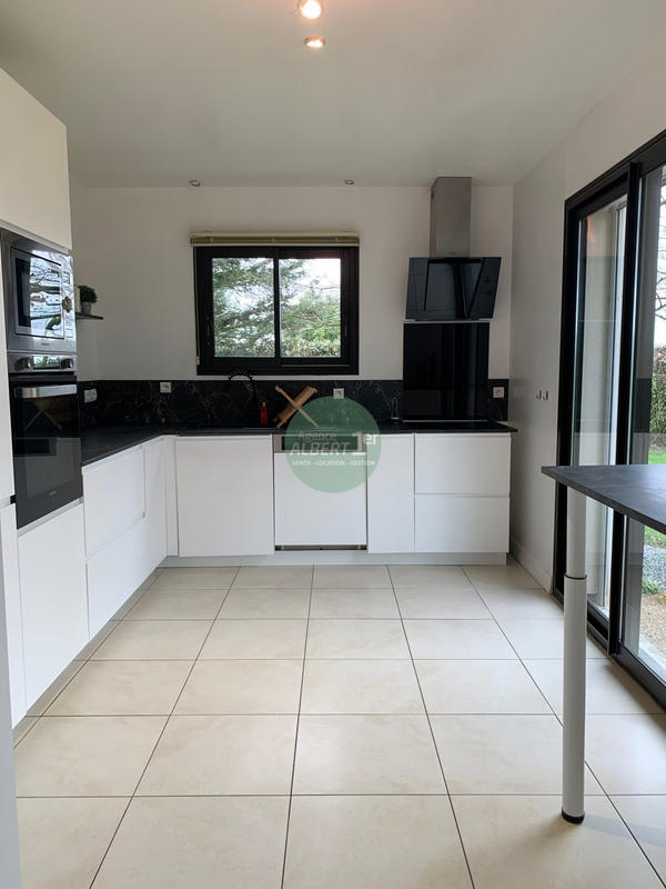 Maison - 177 m² - 6 pièces