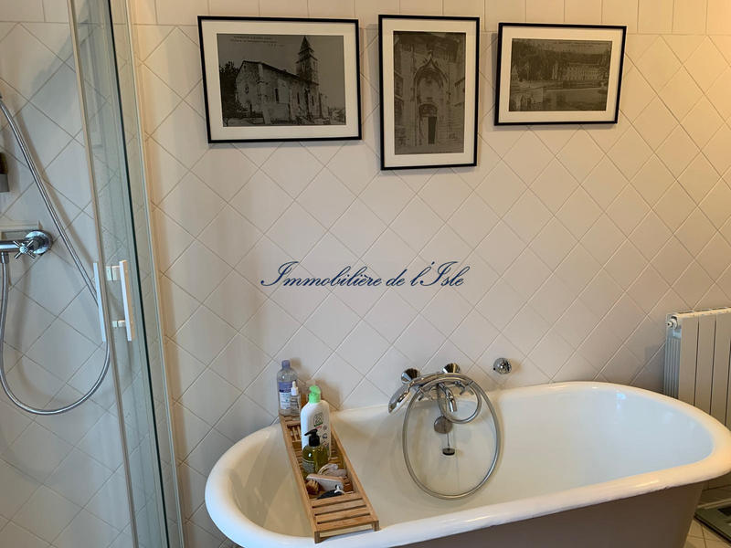 Maison - 253 m² - 13 pièces