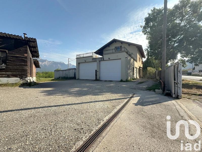 Maison - 277 m² - 8 pièces