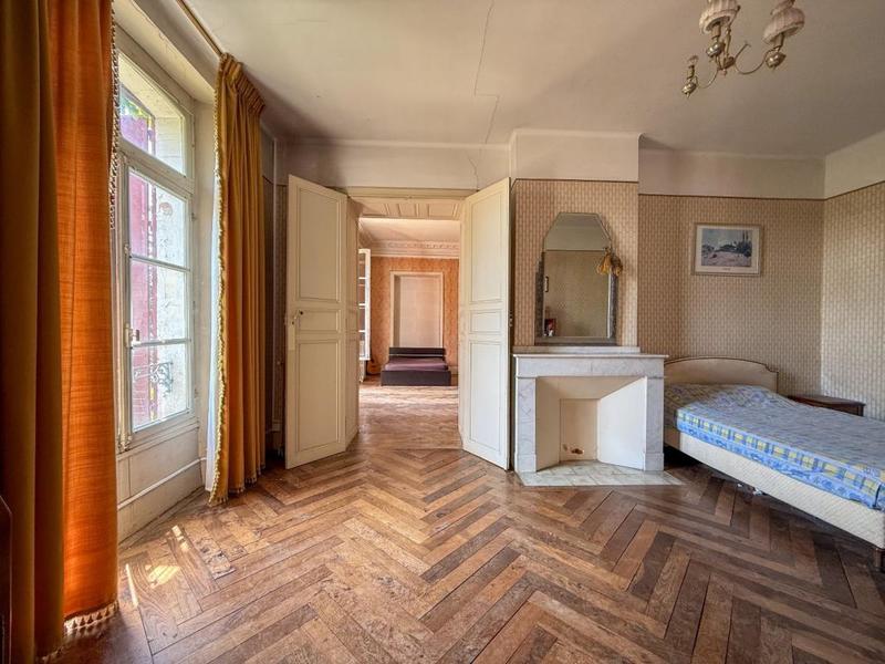 Château - 400 m² - 11 pièces