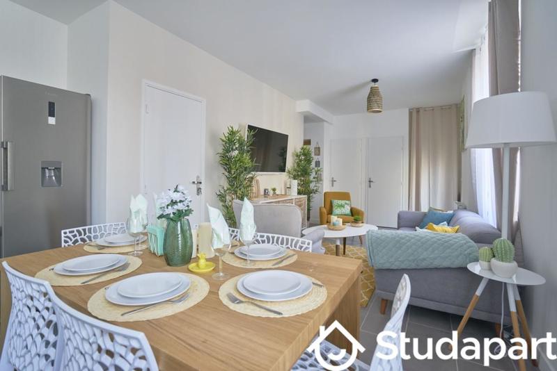 Chambre - 11 m² - 1 pièce