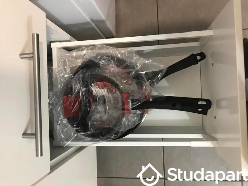 Chambre - 9 m² - 1 pièce