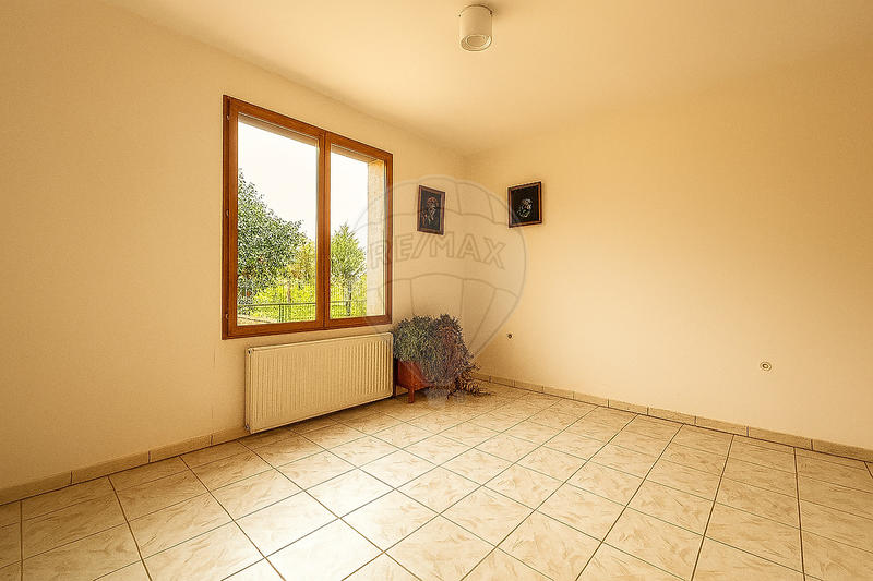 Maison - 239 m² - 5 pièces