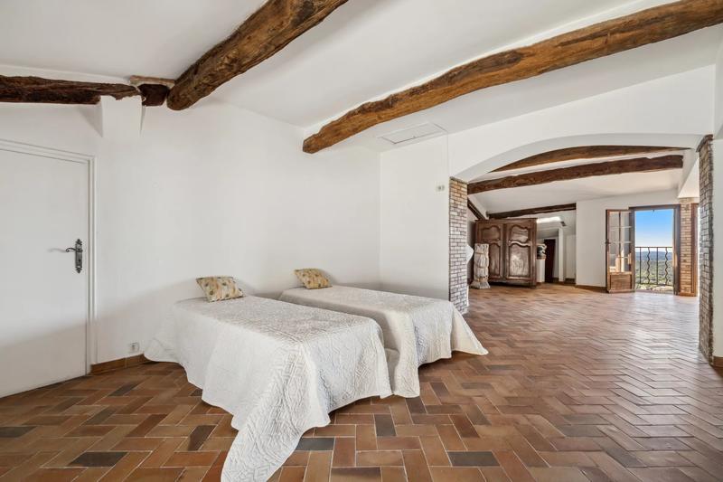 Appartement - 193 m² - 4 pièces