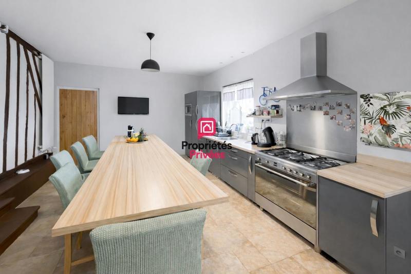 Maison - 273 m² - 8 pièces