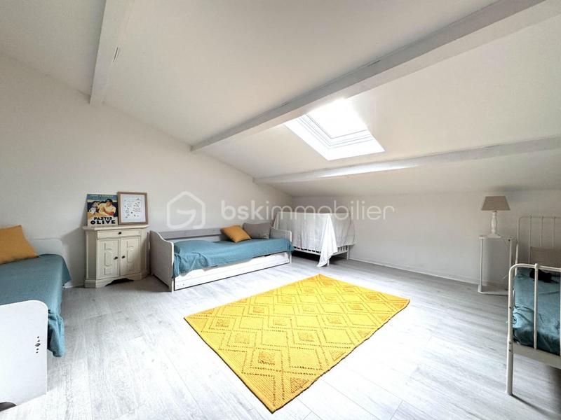 Maison - 180 m² - 7 pièces