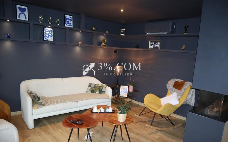 Maison - 222 m² - 7 pièces