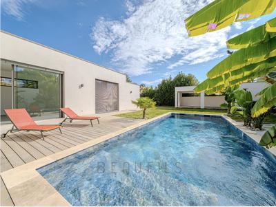 Villa - 255 m² - 7 pièces