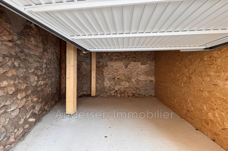 Parking / Garage - 23 m²