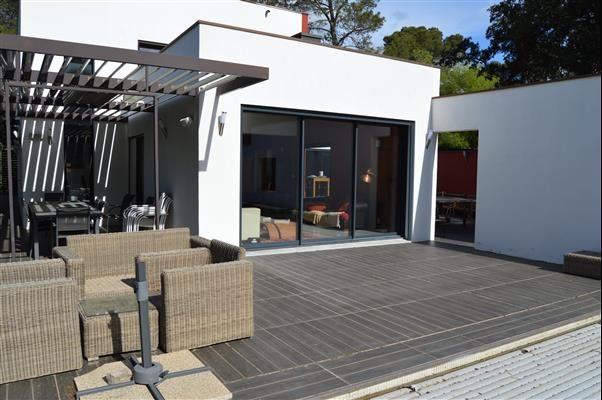 Maison contemporaine - 287 m² - 10 pièces