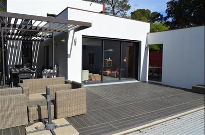 Maison contemporaine - 287 m² - 10 pièces