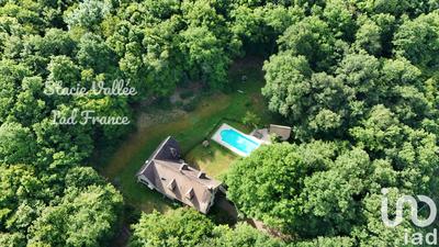 Maison - 248 m² - 9 pièces