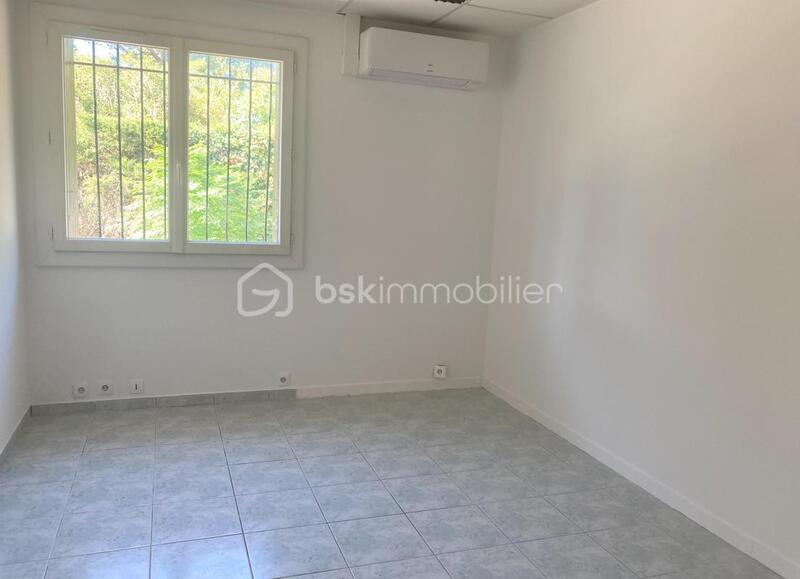 Maison traditionnelle - 160 m² - 8 pièces