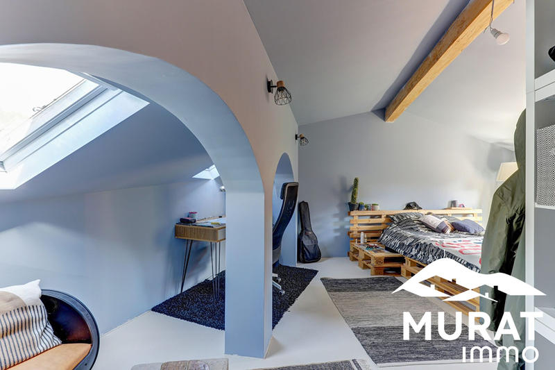 Maison - 440 m² - 8 pièces