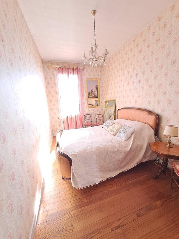 Propriété - 318 m² - 10 pièces