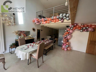 Maison - 236 m² - 5 pièces