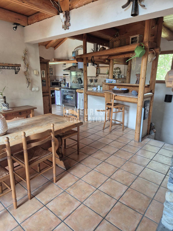 Maison - 171 m² - 8 pièces