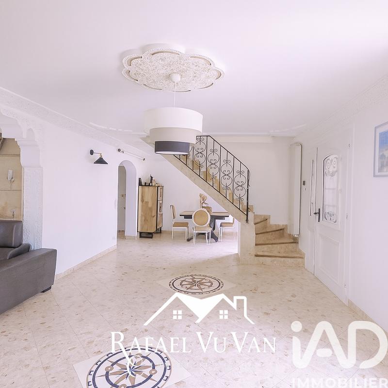 Maison - 156 m² - 8 pièces